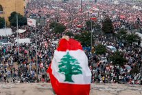 المضحك المبكي اللبناني.. ذلّ الكل!