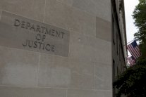 صينيان يقرصنان بحوثًا للقاح ضد كورونا في أميركا