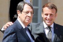 ماكرون يندد بانتهاكات تركيا سيادة اليونان وقبرص