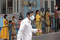 وفيات كورونا في الهند تتخطى 30 ألفاً