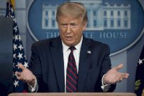 ترمب يأمر باستبعاد المهاجرين غير الشرعيين من التعداد السكاني