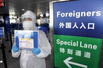 الصين تطلب من زائريها فحص كورونا سلبياً