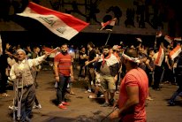 العراقيون يتظاهرون: الكهرباء وإيران والفساد