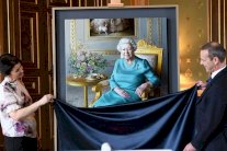 ملكة بريطانيا: لا شاي في الفنجان!