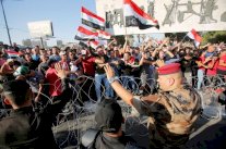 الداخلية العراقية: مندسون افتعلوا صداماً مع الأمن