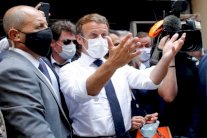 ماكرون يحض اللبنانيين على 