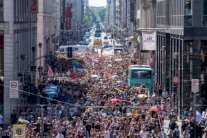 برلين تدين السلوك 