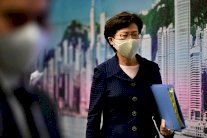 واشنطن تفرض عقوبات على زعيمة هونغ كونغ