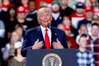 تويتر يحظر موقتا حساب حملة ترمب