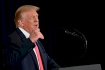 ترمب يدعو لبنان إجراء تحقيق 