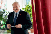 فوز لوكاشنكو في انتخابات بيلاروسيا والمعارضة ترفض النتيجة