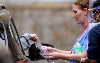 بريطانيا... احتمال بمطالبة ما فوق 45 بالعزل