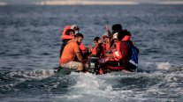 مصرع 15 مهاجرًا على الأقل بعد غرق قاربهم قبالة ليبيا