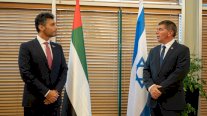 أول سفير إماراتي لدى إسرائيل يقدم أوراق اعتماده