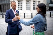 بريطانيا للتحقيق بتسريب شريط هانكوك 