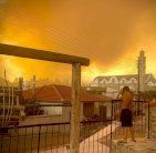 النيران تلتهم جبل ترودوس في قبرص