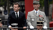 ماكرون يحضر آخر عرض عسكري للعيد الوطني في ولايته 