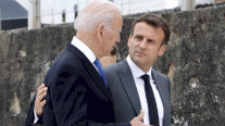 بايدن وماكرون يتعهدان إعادة إرساء 