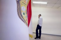 العراق: التصويت يواجه عطلات بأجهزته واعتقال مخالفين