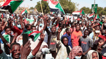 مئات المدنيين يتظاهرون ضدّ الانقلاب في السودان