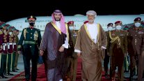 الأمير محمد بن سلمان يصل سلطنة عمان في زيارة رسمية