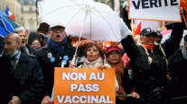 تعبئة أكبر في فرنسا ضد شهادة التلقيح