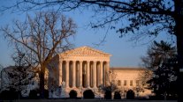 المحكمة العليا الأميركية ستنظر في إجراء يتعلق بالهجرة