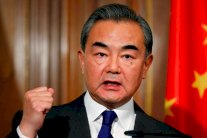 وزير الخارجية الصيني يصل إلى كابول في أول زيارة له إلى أفغانستان