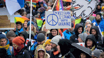 آلاف المتظاهرين في سويسرا يحتجون على الحرب في أوكرانيا