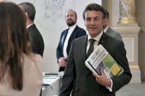 تحالف يساري فرنسي يقف بوجه ماكرون