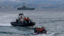 خفر السواحل اليوناني ينقذ أكثر من 100 مهاجر من الغرق