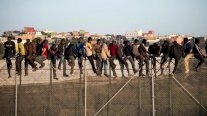 أكثر من 400 مهاجر يحاولون الدخول إلى جيب مليلة الإسباني من المغرب