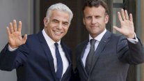 ماكرون للبيد: سنراعي مصالح إسرائيل