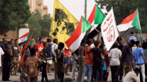 آلاف السودانيين في الشارع احتجاجاً على السلطات العسكرية