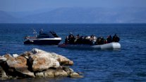 عملية إنقاذ مركب يقل نحو 500 مهاجر قبالة اليونان