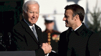 بايدن يستقبل ماكرون مشيداً بقيم 