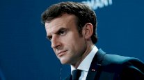 ماكرون يتمسّك بموقفه بشأن منح روسيا 