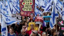الآلاف يتظاهرون خارج البرلمان الإسرائيلي ضد تعديل النظام القضائي