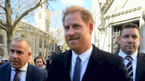 الأمير هاري في ظهور مفاجئ أثناء جلسة محاكمة ضد صحيفة في لندن