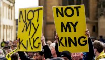 بريطانيا تسمح لمناهضي الملكية بالاحتجاج في يوم التتويج