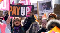 بريطانيا تكبح الإضرابات برفع أجور الملايين