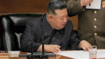 كيم يونغ أون يتلقى صورًا للبنتاغون والبيت الأبيض