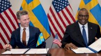 الولايات المتحدة توقع اتفاقية للتعاون الدفاعي مع السويد