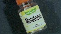 ماذا يحدث عندما تتناول كمية كبيرة من الميلاتونين؟