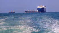 صاروخ يصيب سفينة شحن ترفع علم مالطا في البحر الأحمر