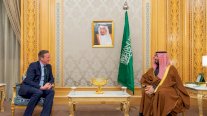 ولي العهد السعودي يبحث المستجدات الإقليمية مع كاميرون
