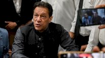 عمران خان ونواز شريف يعلنان الفوز في الانتخابات
