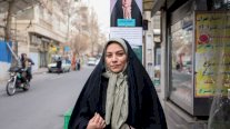 المرشحة عفيفة عابدي تدعو لعدم التشدد بارتداء الحجاب في إيران