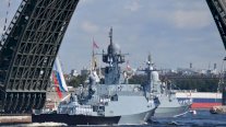 سفن حربية روسية تدخل على خط البحر الأحمر