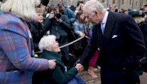 الملك تشارلز يحضر قداس الفصح